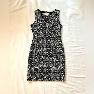 ⭐️ H&M black and white textured dress